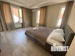 Дом 220м&sup2;, 3-этажный, посуточно, 