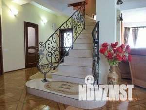 Дом 350м², 3-этажный, на длительный срок, 