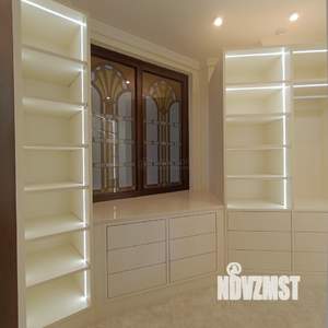 Таунхаус 1091м&sup2;, 3-этажный, на длительный срок, 