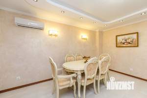 Дом 240м&sup2;, 2-этажный, посуточно, 