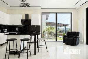 Дом 240м², 2-этажный, на длительный срок, 