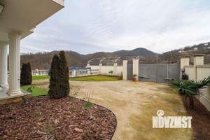 Коттедж 270м&sup2;, 3-этажный, на длительный срок, 