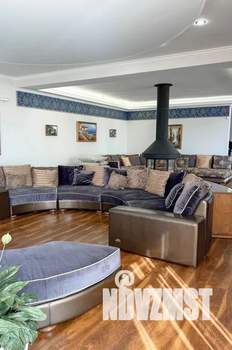 Дом 1210м&sup2;, 3-этажный, посуточно, 