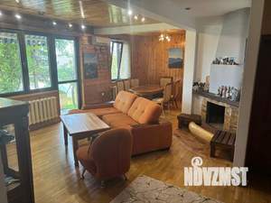 Дом 210м&sup2;, 3-этажный, посуточно, 