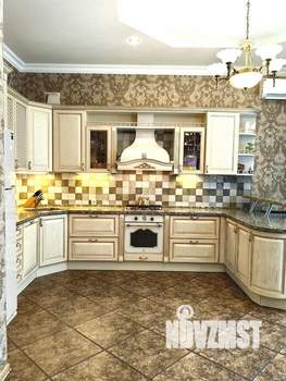 Коттедж 280м&sup2;, 4-этажный, на длительный срок, 