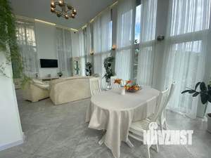 Дом 200м&sup2;, 3-этажный, посуточно, 