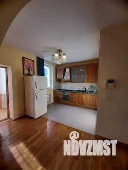 Дом 280м&sup2;, 3-этажный, посуточно, 