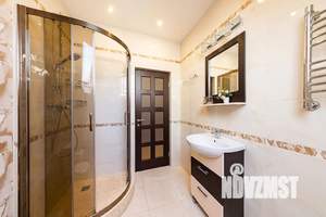 Дом 220м&sup2;, 2-этажный, посуточно, 