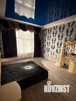 Коттедж 300м&sup2;, 3-этажный, на длительный срок, 