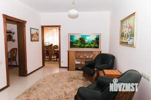 Дом 300м², 3-этажный, на длительный срок, 