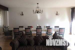 Дом 500м&sup2;, 3-этажный, посуточно, 