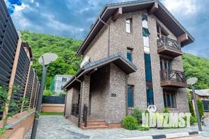 Дом 204м&sup2;, 3-этажный, посуточно, 