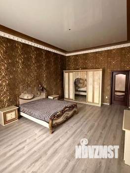 Коттедж 300м&sup2;, 3-этажный, на длительный срок, 