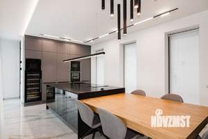 Дом 272м², 2-этажный, на длительный срок, 