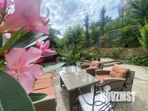 Дом 200м&sup2;, 3-этажный, посуточно, 