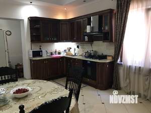 Дом 375м², 3-этажный, на длительный срок, 