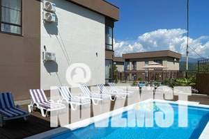 Дом 290м&sup2;, 2-этажный, посуточно, 