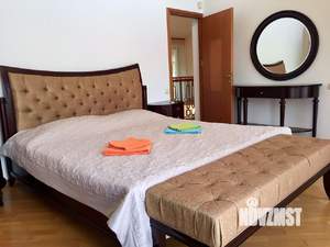 Дом 260м², 2-этажный, посуточно, 