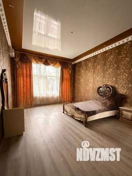 Коттедж 300м&sup2;, 3-этажный, на длительный срок, 