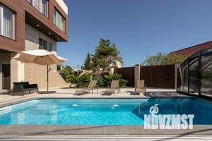 Дом 300м&sup2;, 3-этажный, посуточно, 