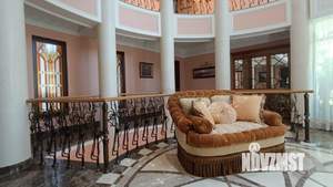 Таунхаус 1091м&sup2;, 3-этажный, на длительный срок, 