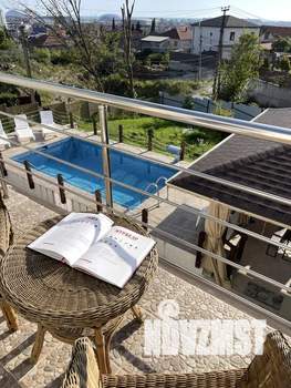 Дом 330м&sup2;, 2-этажный, посуточно, 