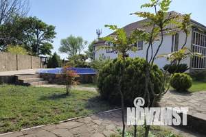 Дом 360м&sup2;, 3-этажный, посуточно, 