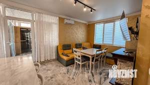 Коттедж 200м&sup2;, 3-этажный, на длительный срок, 