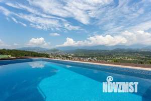 Дом 900м&sup2;, 4-этажный, посуточно, 