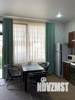 Дом 38м&sup2;, 3-этажный, посуточно, 