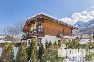 Дом 250м&sup2;, 2-этажный, посуточно, 