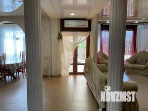 Дом 320м&sup2;, 3-этажный, посуточно, 