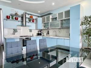 Таунхаус 200м², 3-этажный, на длительный срок, 