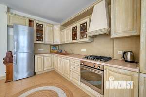 Таунхаус 200м&sup2;, 2-этажный, на длительный срок, 