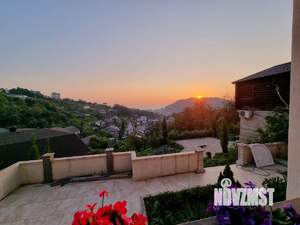 Дом 300м², 2-этажный, на длительный срок, 