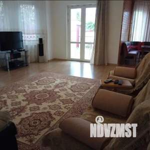 Дом 180м&sup2;, 2-этажный, посуточно, 