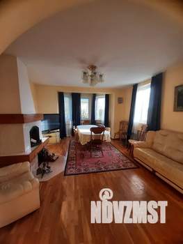 Дом 280м&sup2;, 3-этажный, посуточно, 