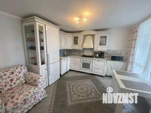 Дом 200м&sup2;, 3-этажный, посуточно, 