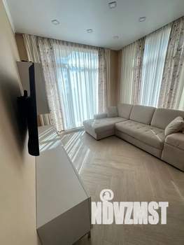 Дом 300м&sup2;, 3-этажный, посуточно, 