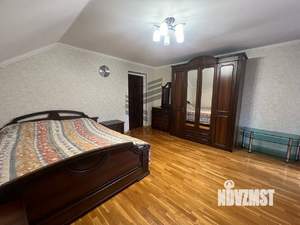 Коттедж 250м², 3-этажный, на длительный срок, 