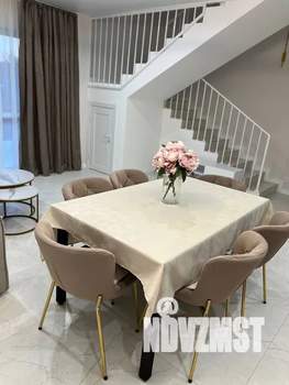 Дом 158м&sup2;, 3-этажный, посуточно, 