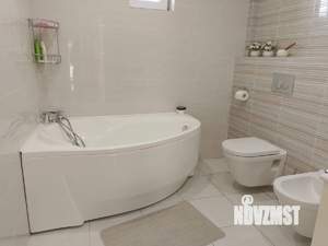 Дом 220м&sup2;, 3-этажный, на длительный срок, 