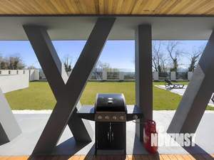 Дом 420м&sup2;, 2-этажный, на длительный срок, 