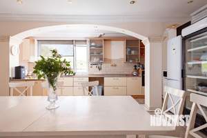 Дом 400м&sup2;, 1-этажный, посуточно, 