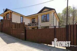 Дом 200м², 2-этажный, на длительный срок, 