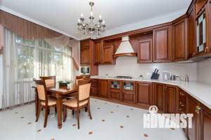 Дом 320м², 3-этажный, посуточно, 