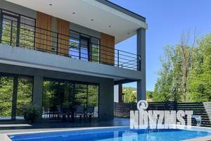 Дом 190м&sup2;, 2-этажный, посуточно, 