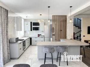 Дом 350м², 2-этажный, посуточно, 