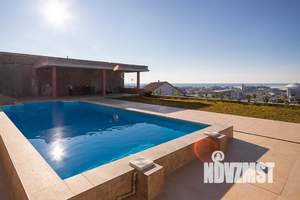 Дом 35м&sup2;, 3-этажный, посуточно, 