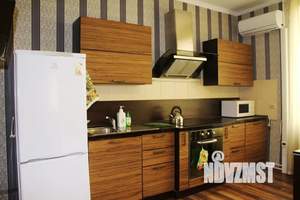 Дом 38м&sup2;, 3-этажный, посуточно, 